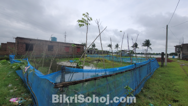 মোংলার নিকটবর্তী আবাসিক এলাকায় ৪ কাঠার বাড়ি করার উপযোগী জমি